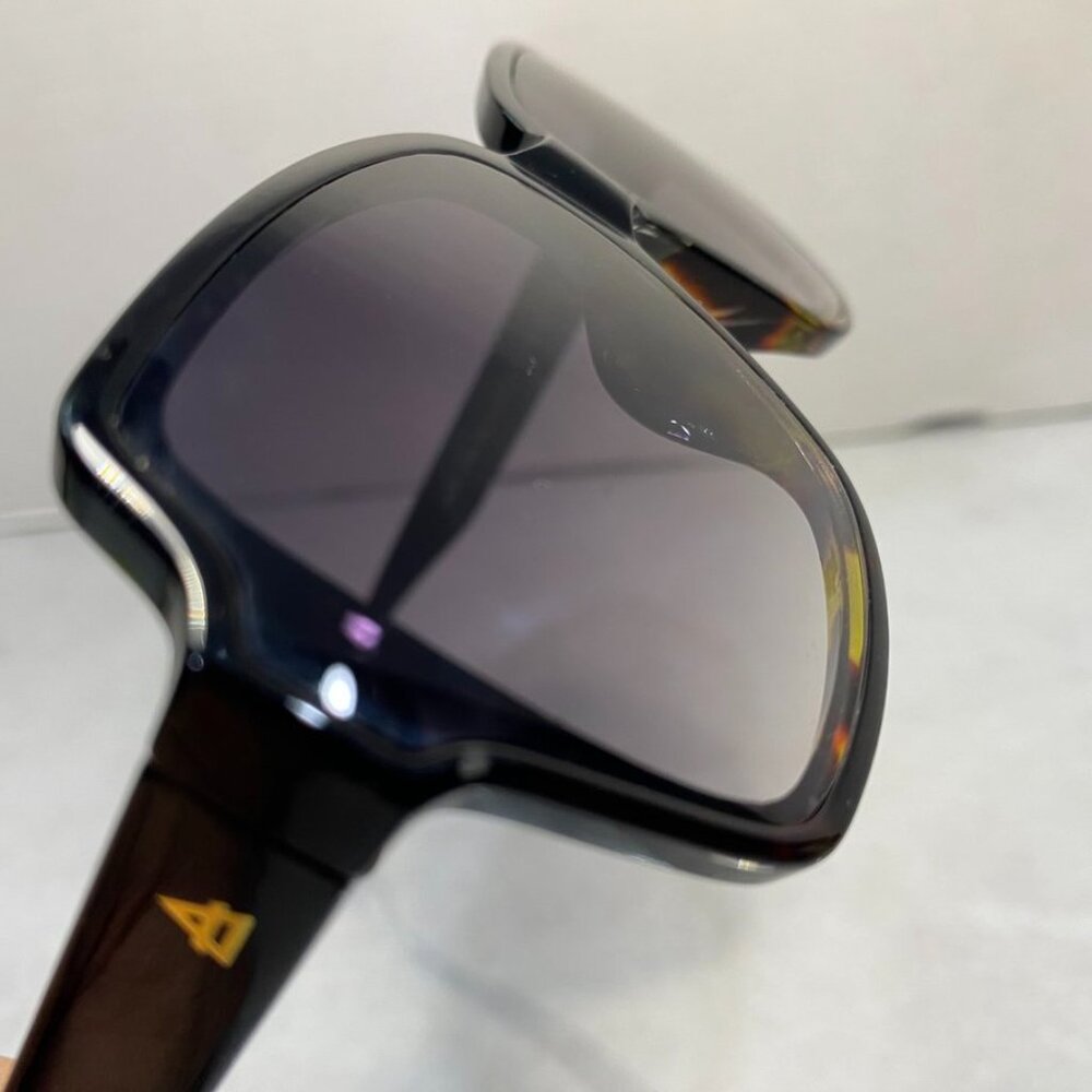 AIRE Fortuna Square Sunglasses Tort Splice Black Gradient - Picture 11 of 11